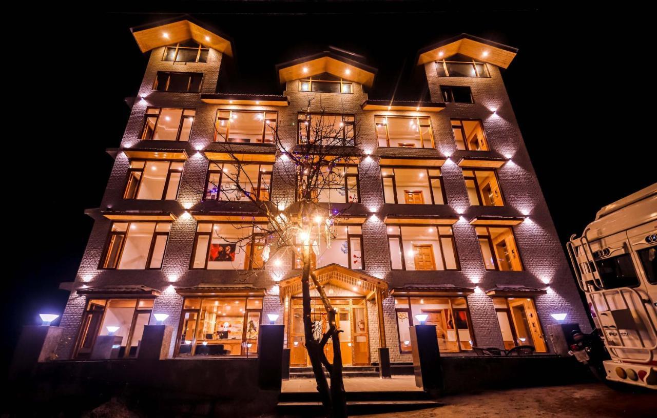 Hotel Smugglers Mountain View - Central Heated & Air Cooled Manali  Exterior photo